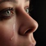Почему плакать раз в неделю полезно для психики
