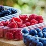 Простой способ продлить свежесть фруктов и ягод на две недели