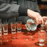 Люди с хроническими заболеваниями злоупотребляют алкоголем — исследование