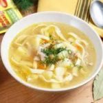 Мисо-суп с лапшой и бобами эдамаме