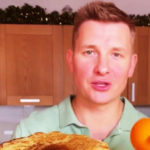 «Как сочно и вкусно!»: Белькович поделился рецептом французских апельсиновых блинов с ароматной пропиткой