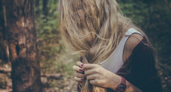 10 удивительных вещей, которые могут вызвать выпадение волос