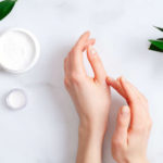 Не забывайте про SPF: 5 важных правил ухода за кожей рук